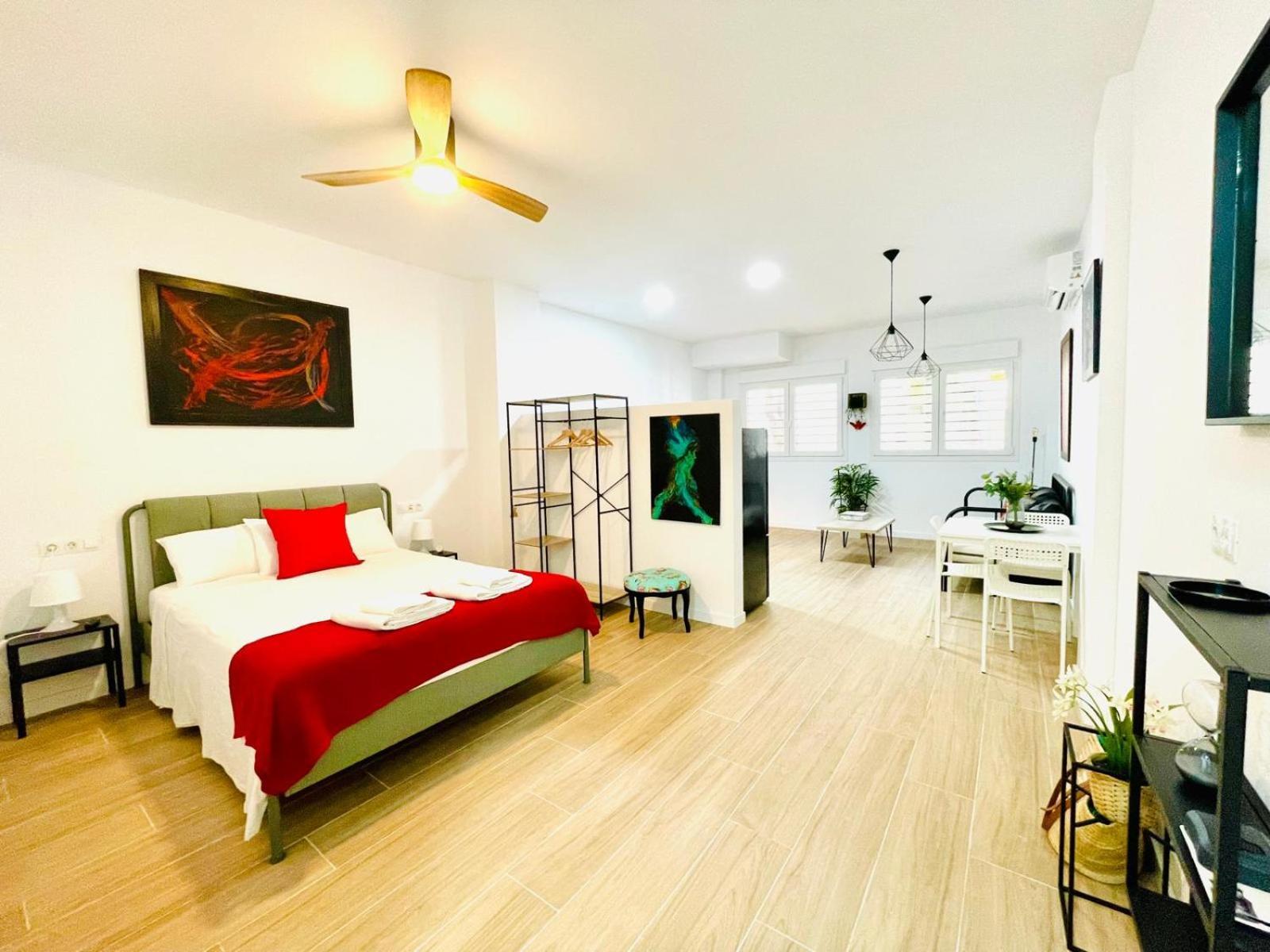 Completo Y Bello Apartamento En Málaga Buitenkant foto